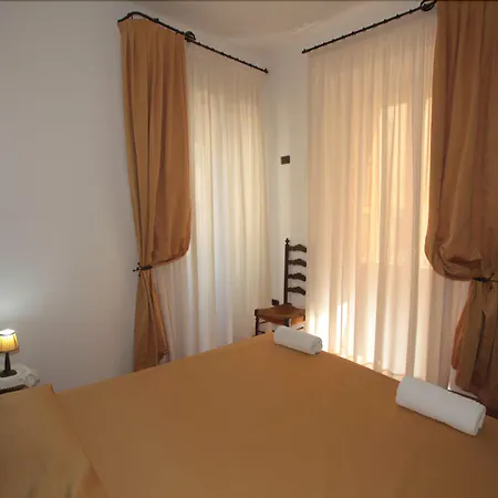 Donnaciccina 4* تروبيا