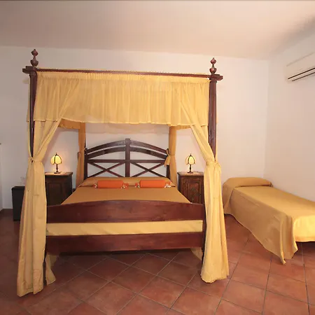 Donnaciccina Accomodation 4* Tropea