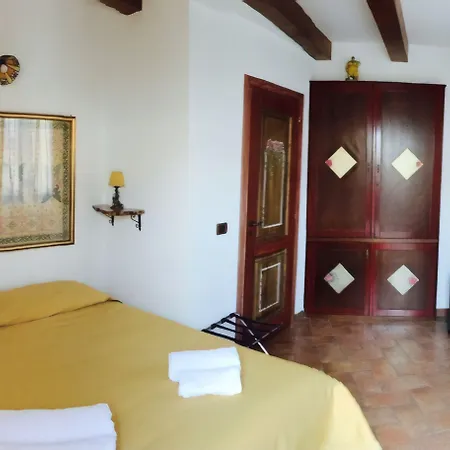Donnaciccina Pensjonat 4*