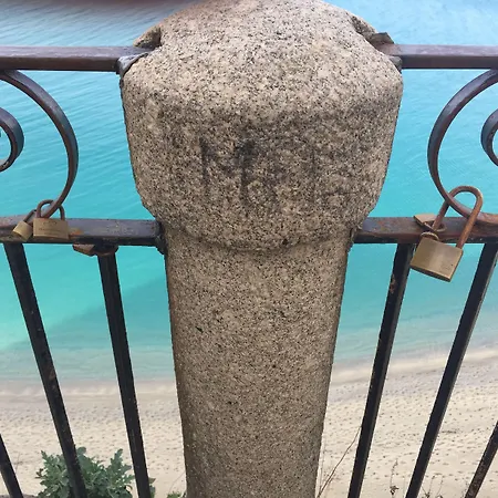 Donnaciccina 4* تروبيا