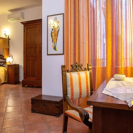 Donnaciccina Accomodation 4*