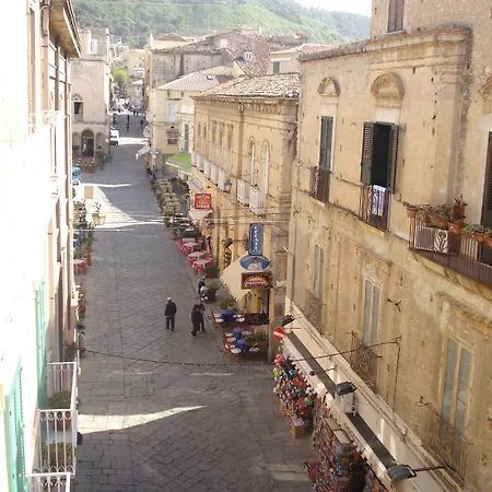 Donnaciccina بيت ضيافة