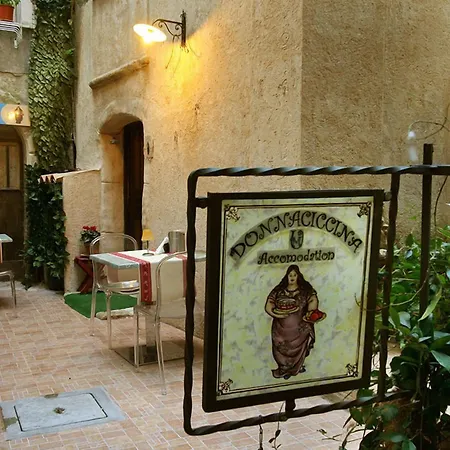 Donnaciccina 4*