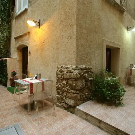 Guest house Donnaciccina Accomodation 3*
