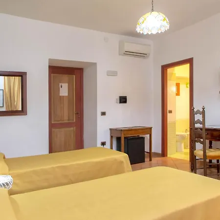 Guest house Donnaciccina Accomodation 3*