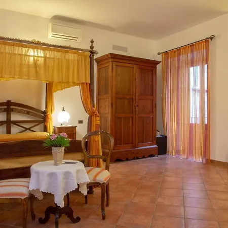 Donnaciccina Accomodation 3* Tropea