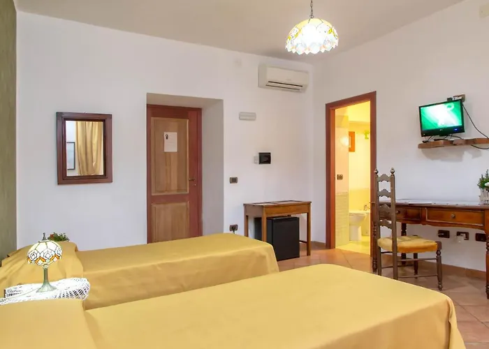Guest house Donnaciccina Accomodation 4*
